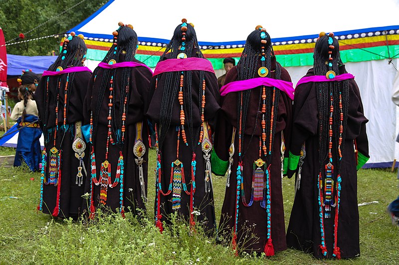 800px Tibetan Female Headdress in Kham Derge Mesho